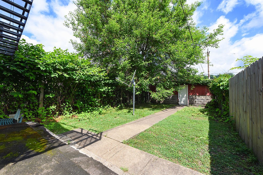 1010 Liverpool St