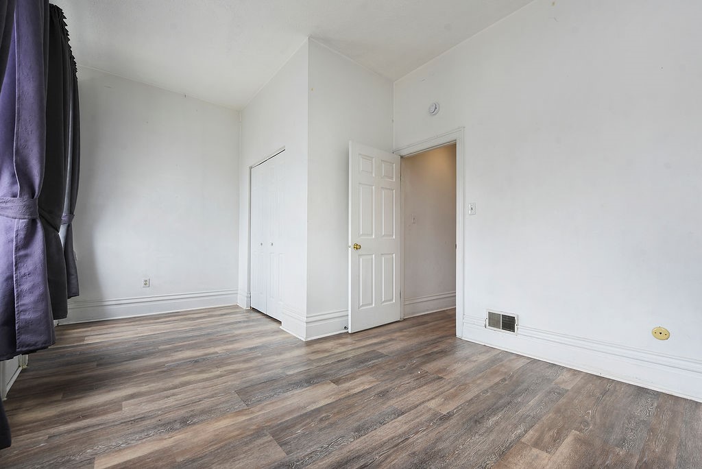 1010 Liverpool St