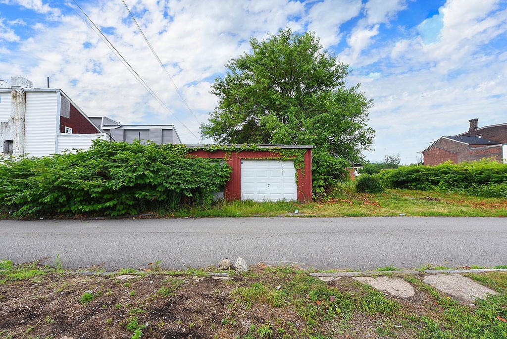 1010 Liverpool St