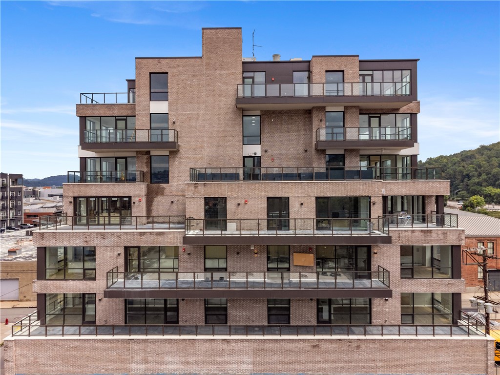 2330 Penn Ave 304
