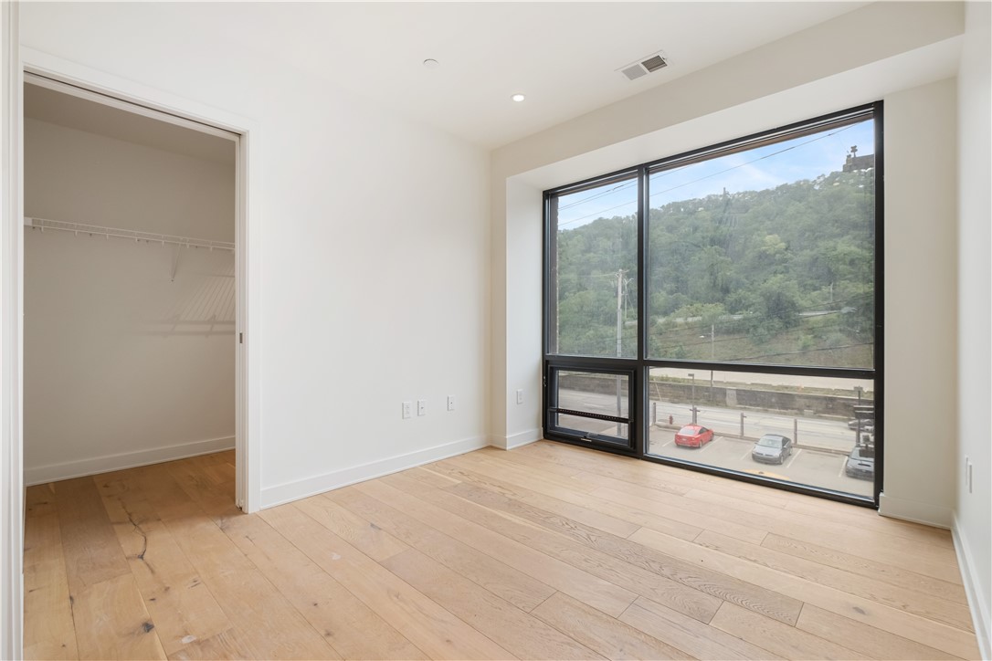 2330 Penn Ave 304