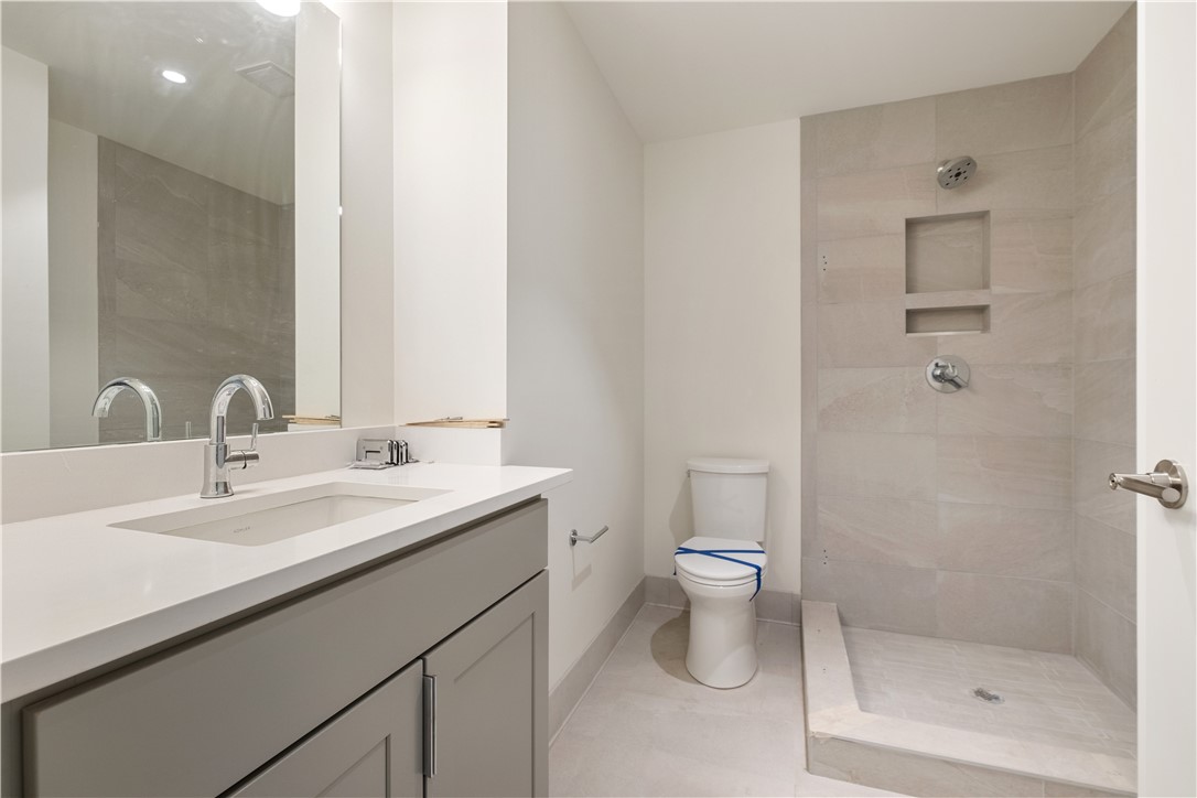 2330 Penn Ave 304