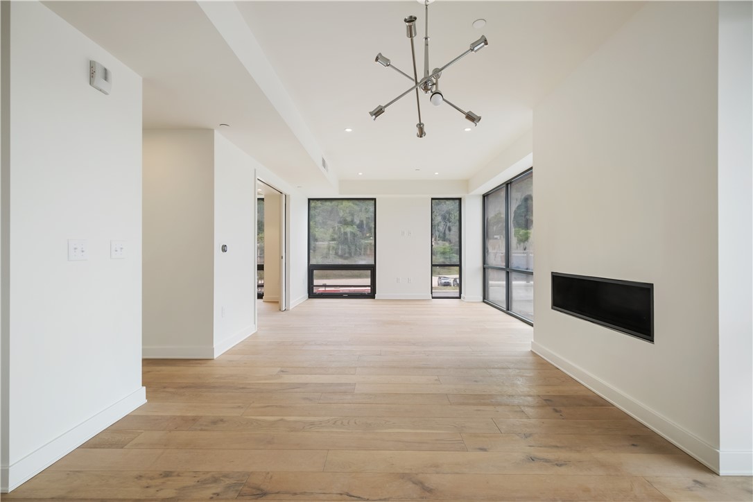 2330 Penn Ave 304