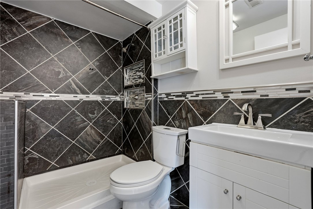 5708 Walnut Street G-1