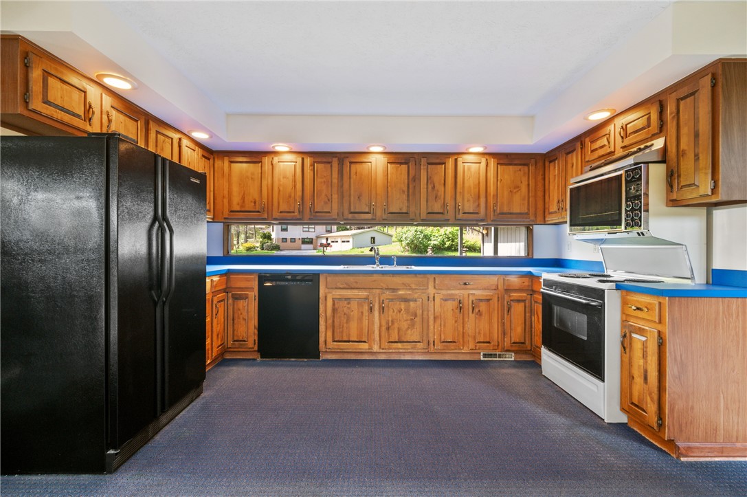3132 Lake Road