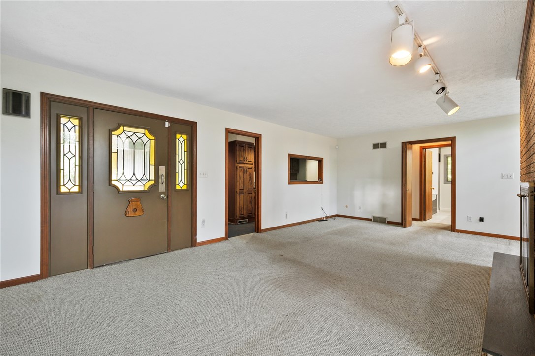 3132 Lake Road
