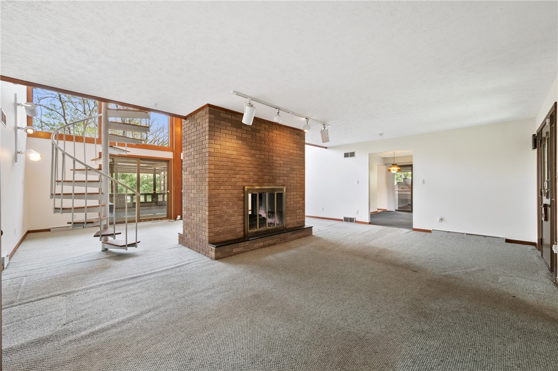 3132 Lake Road