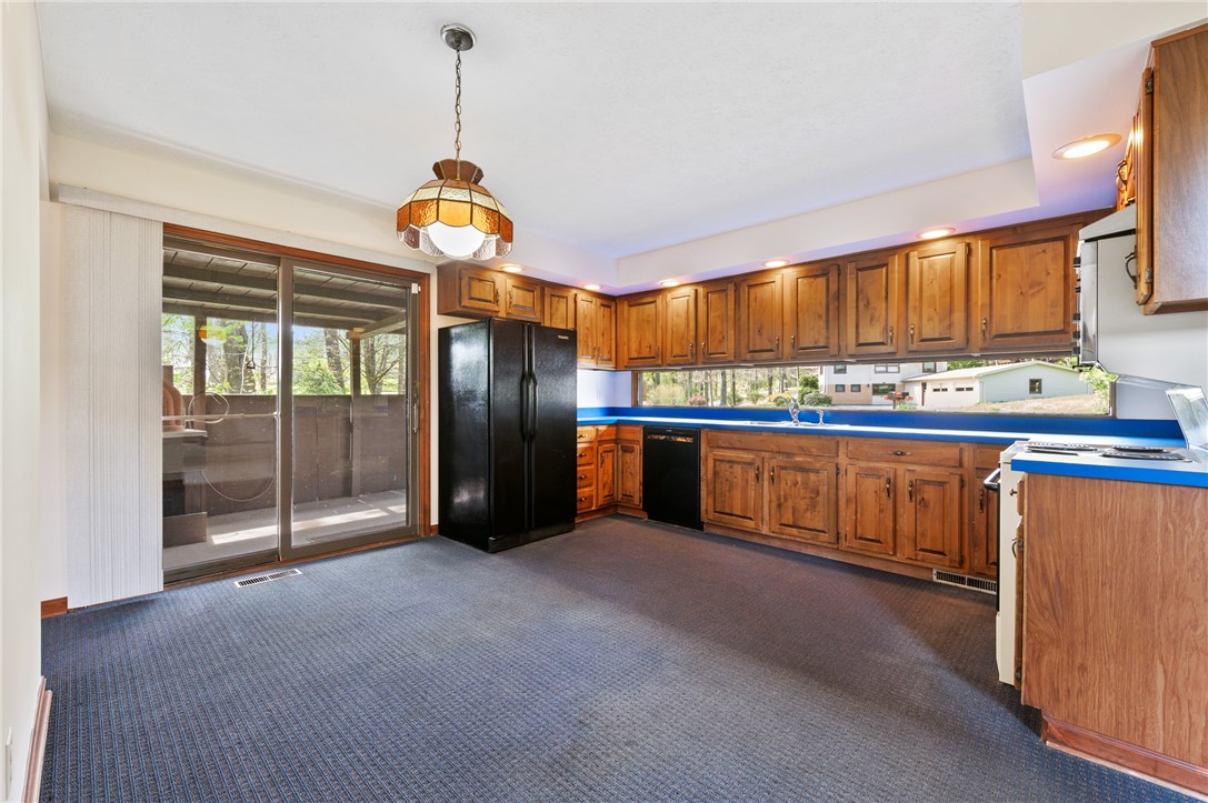 3132 Lake Road
