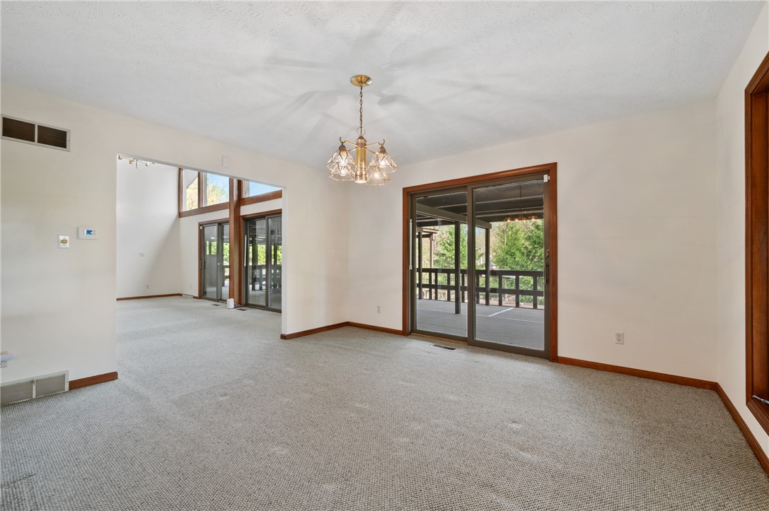 3132 Lake Road