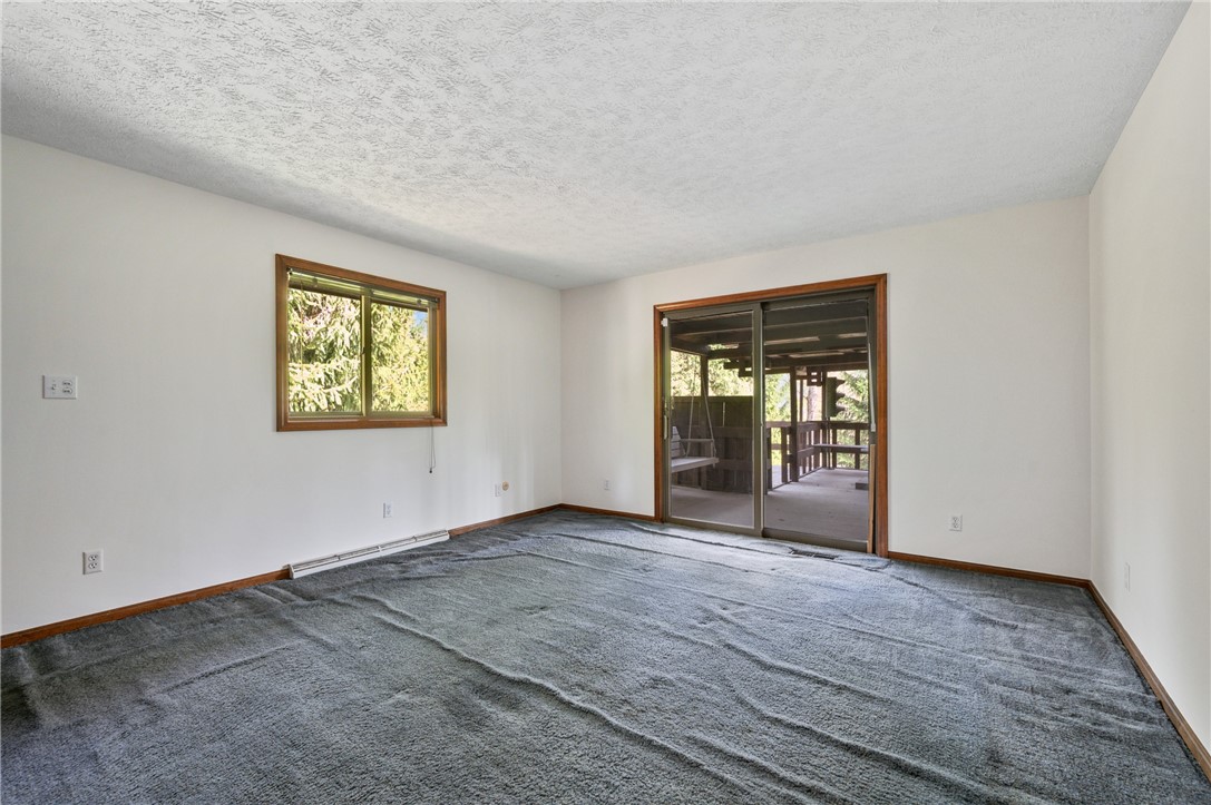3132 Lake Road