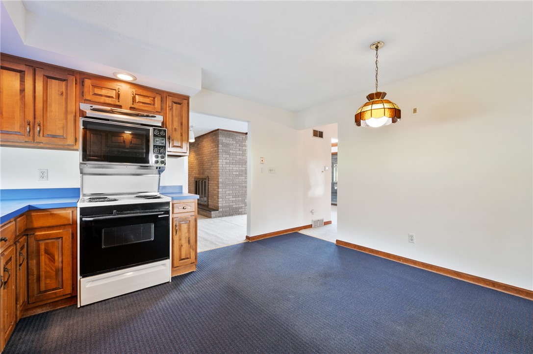 3132 Lake Road