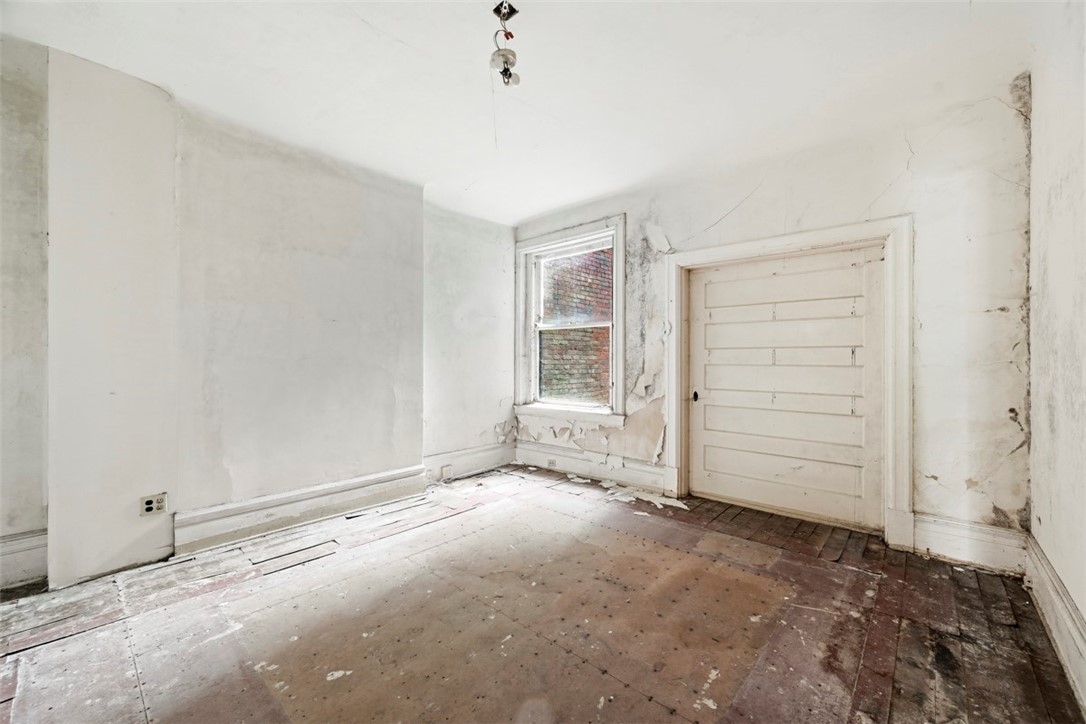 2107 Perrysville Ave