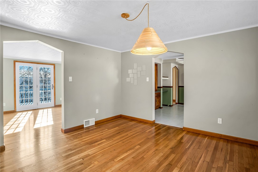 210 Linden Ave