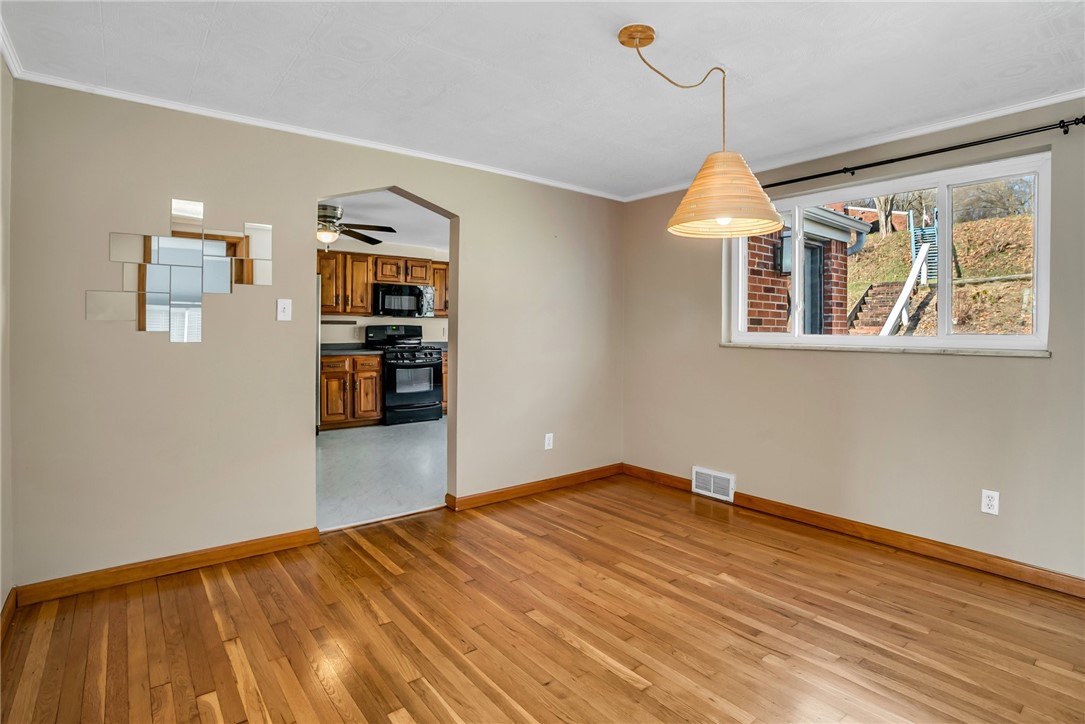 210 Linden Ave