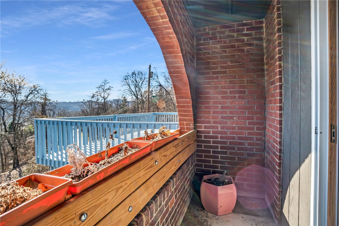 210 Linden Ave