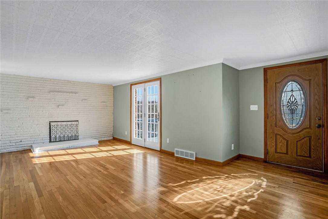 210 Linden Ave