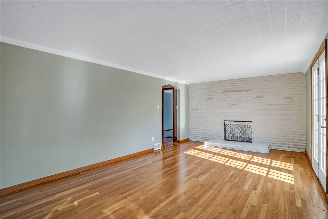 210 Linden Ave