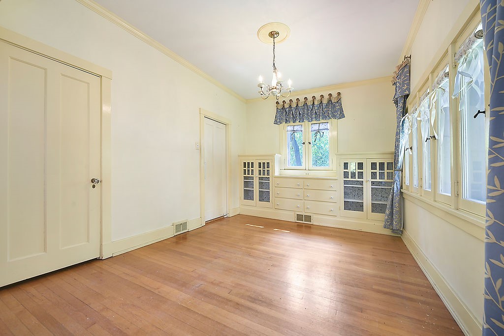 206 Woodside Rd