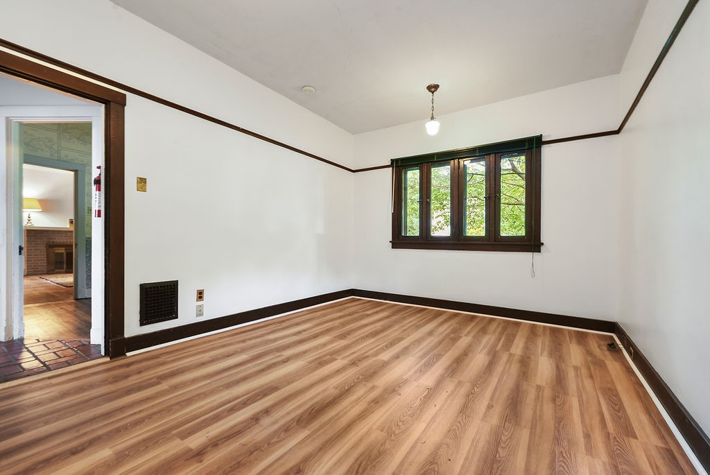 206 Woodside Rd