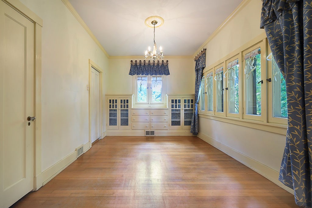 206 Woodside Rd