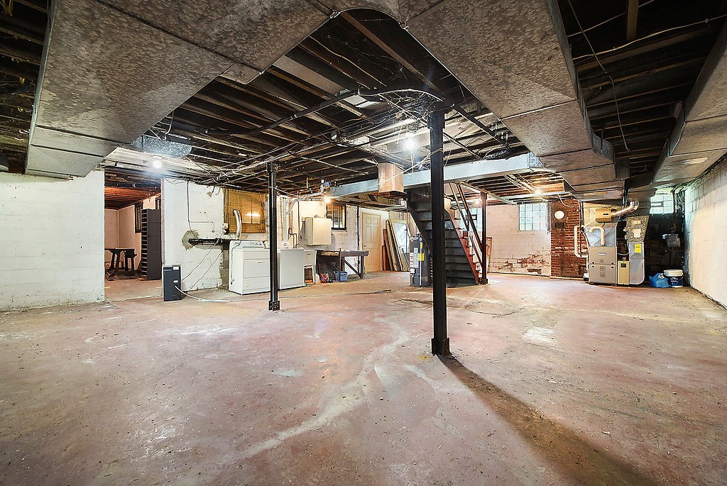 206 Woodside Rd