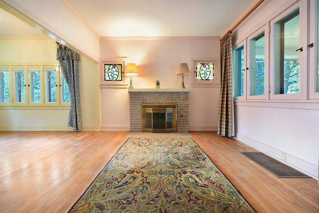 206 Woodside Rd