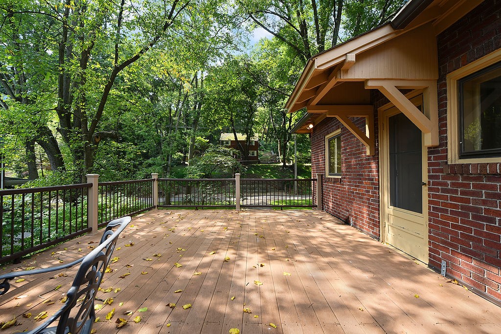 206 Woodside Rd