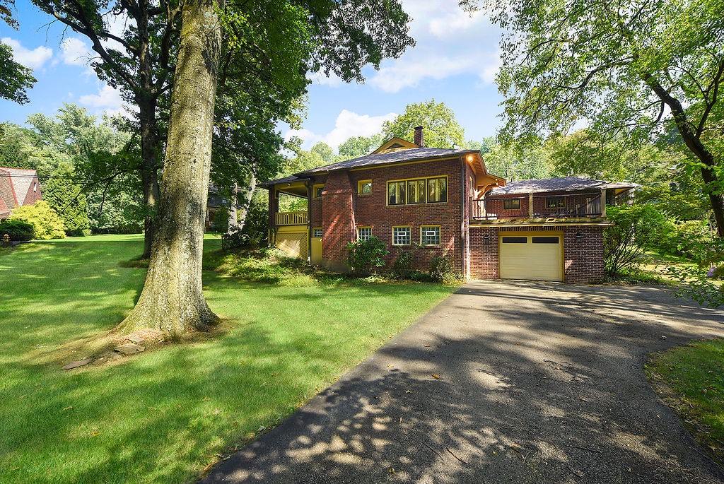 206 Woodside Rd