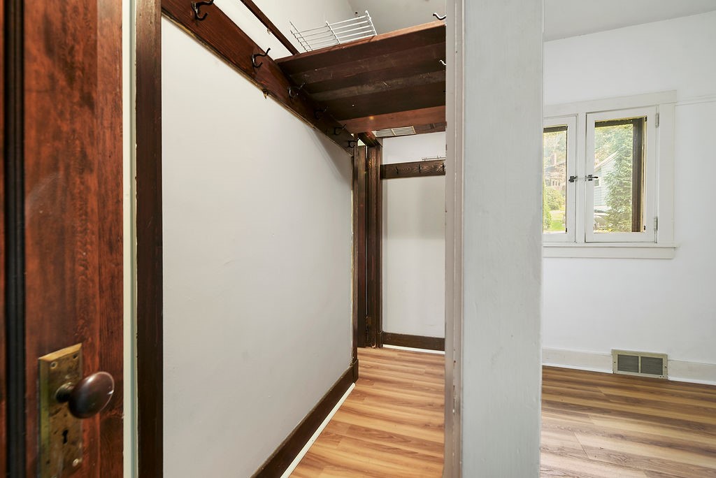206 Woodside Rd