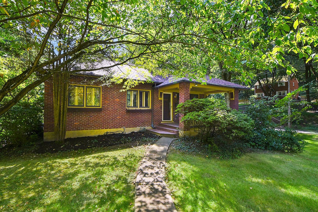 206 Woodside Rd