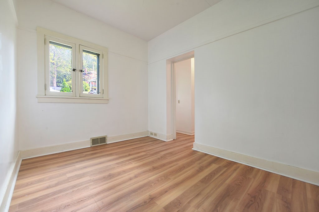 206 Woodside Rd