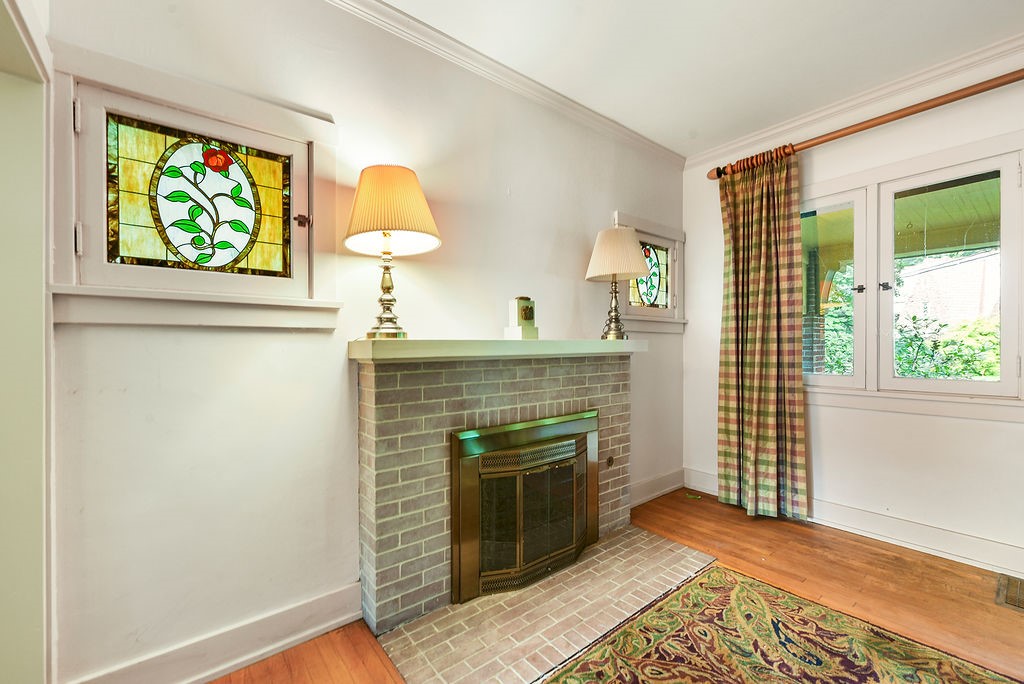 206 Woodside Rd