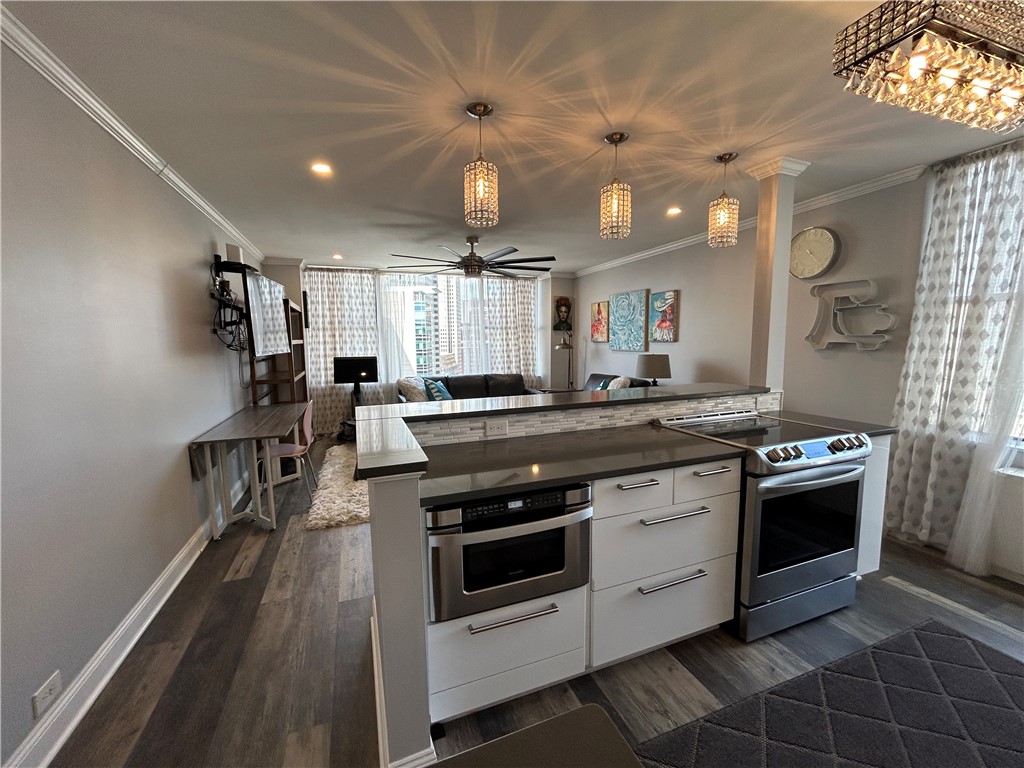 112 Washington Place 17E