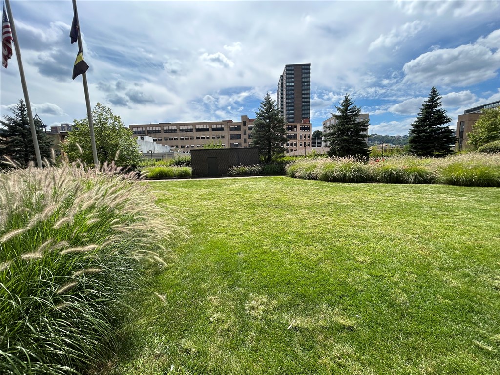 112 Washington Place 17E