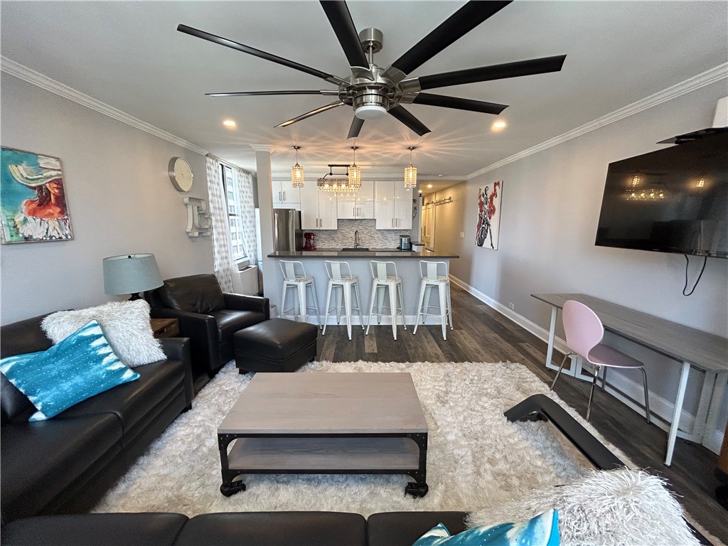 112 Washington Place 17E
