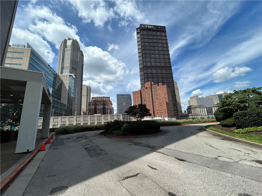 112 Washington Place 17E