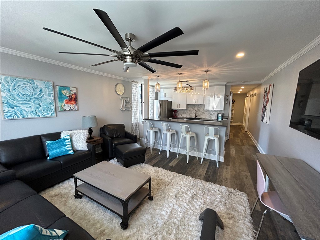112 Washington Place 17E