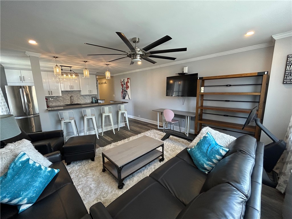 112 Washington Place 17E