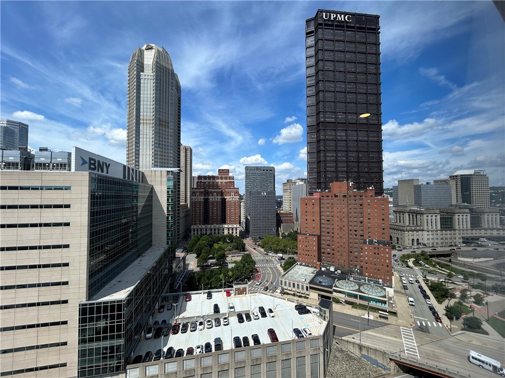 112 Washington Place 17E