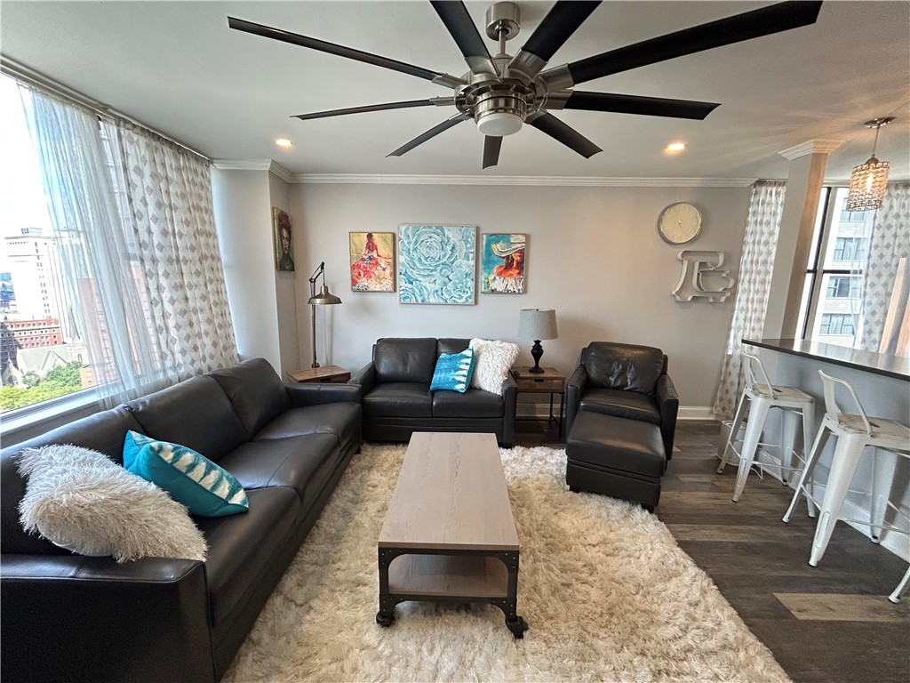 112 Washington Place 17E