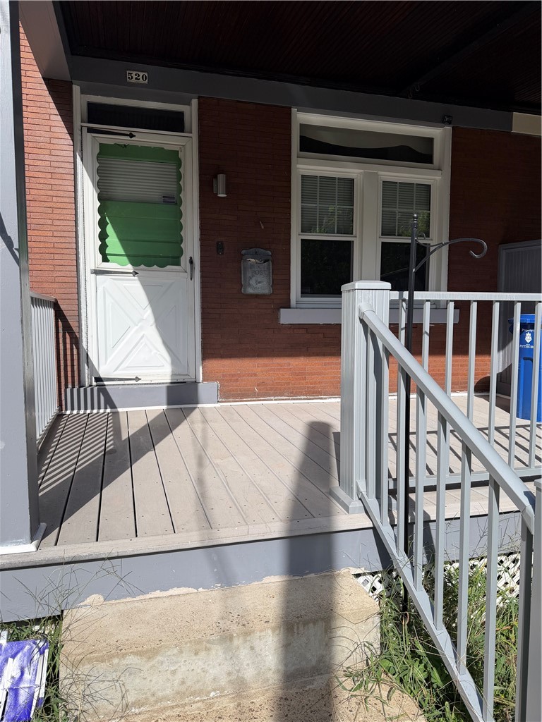 520 Lloyd St