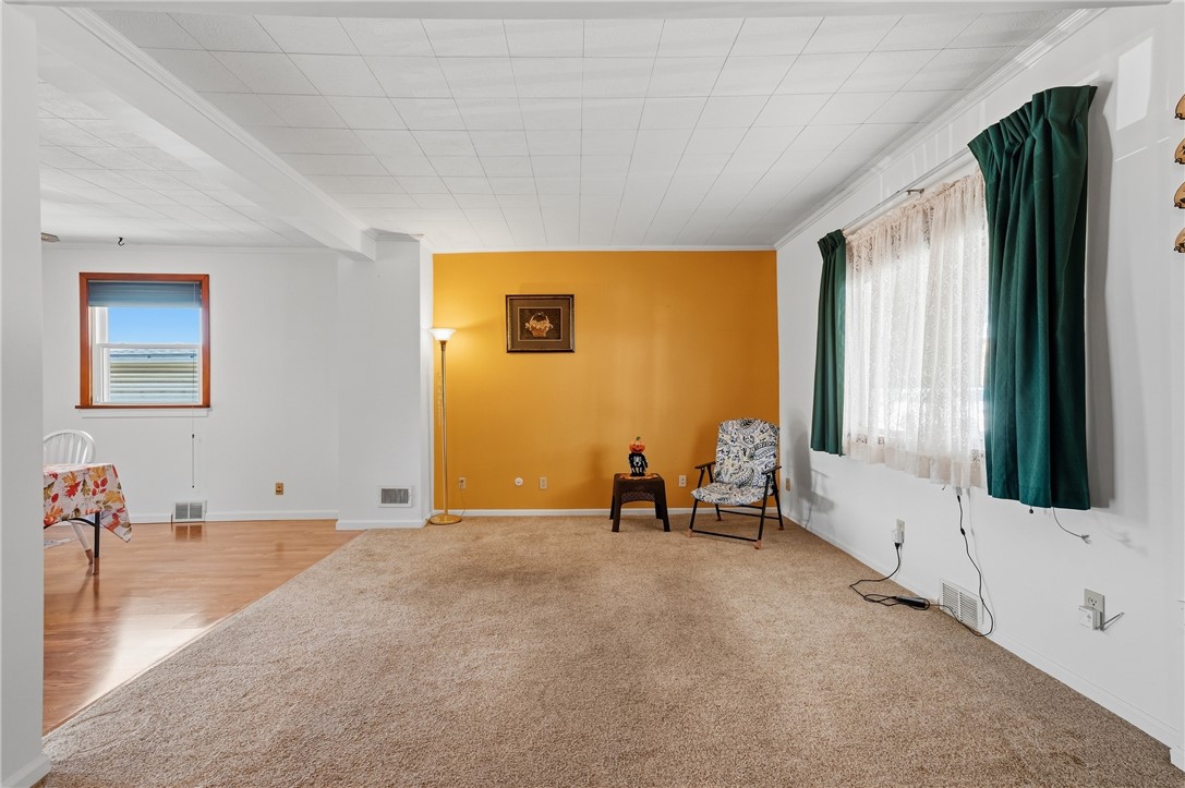 335 W 8th Ave