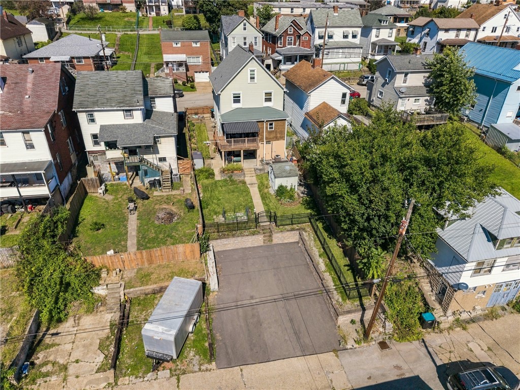 335 W 8th Ave
