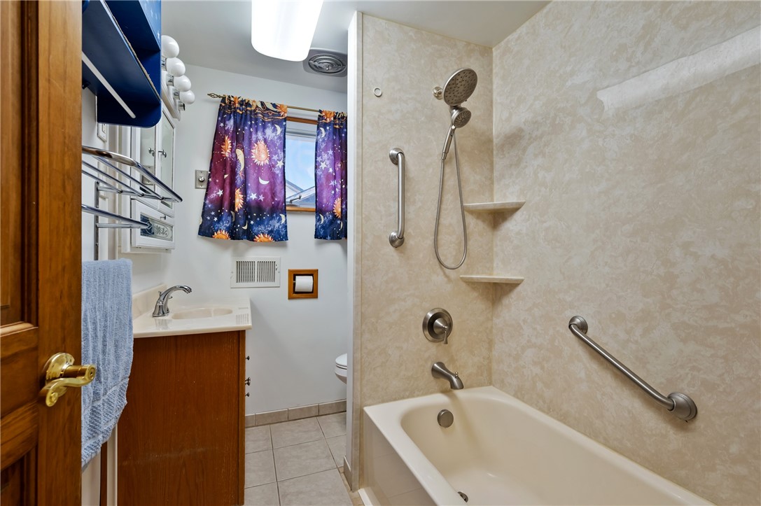 335 W 8th Ave