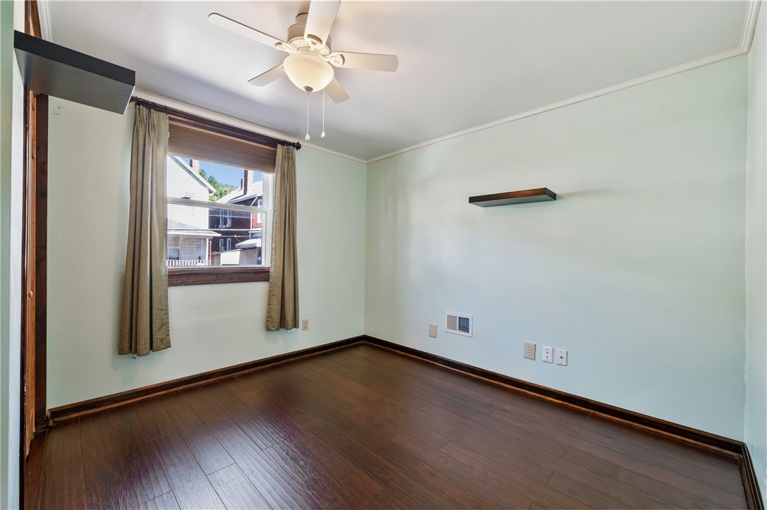 335 W 8th Ave
