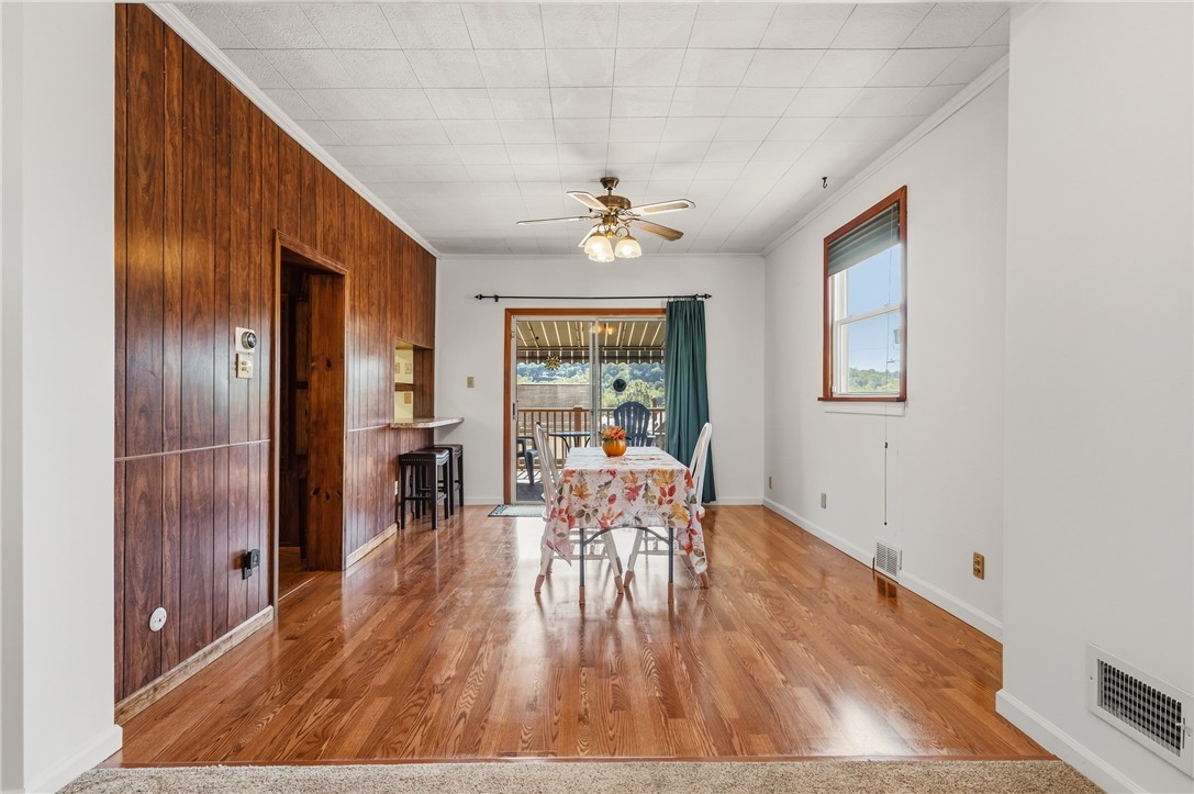 335 W 8th Ave