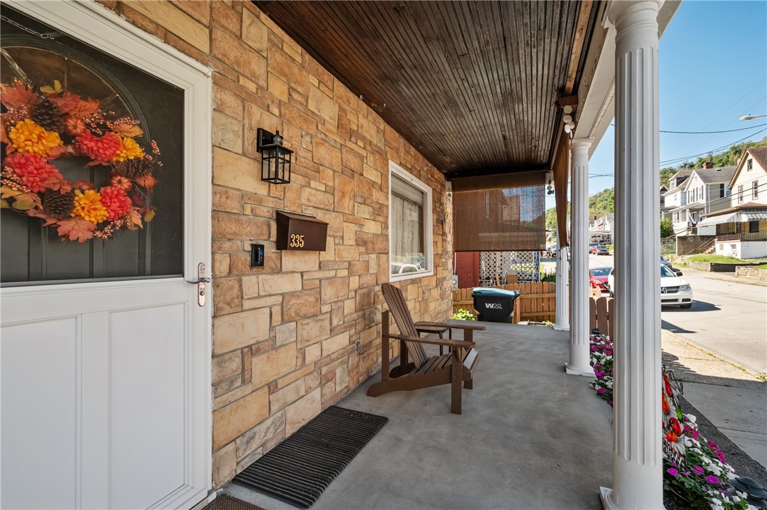 335 W 8th Ave