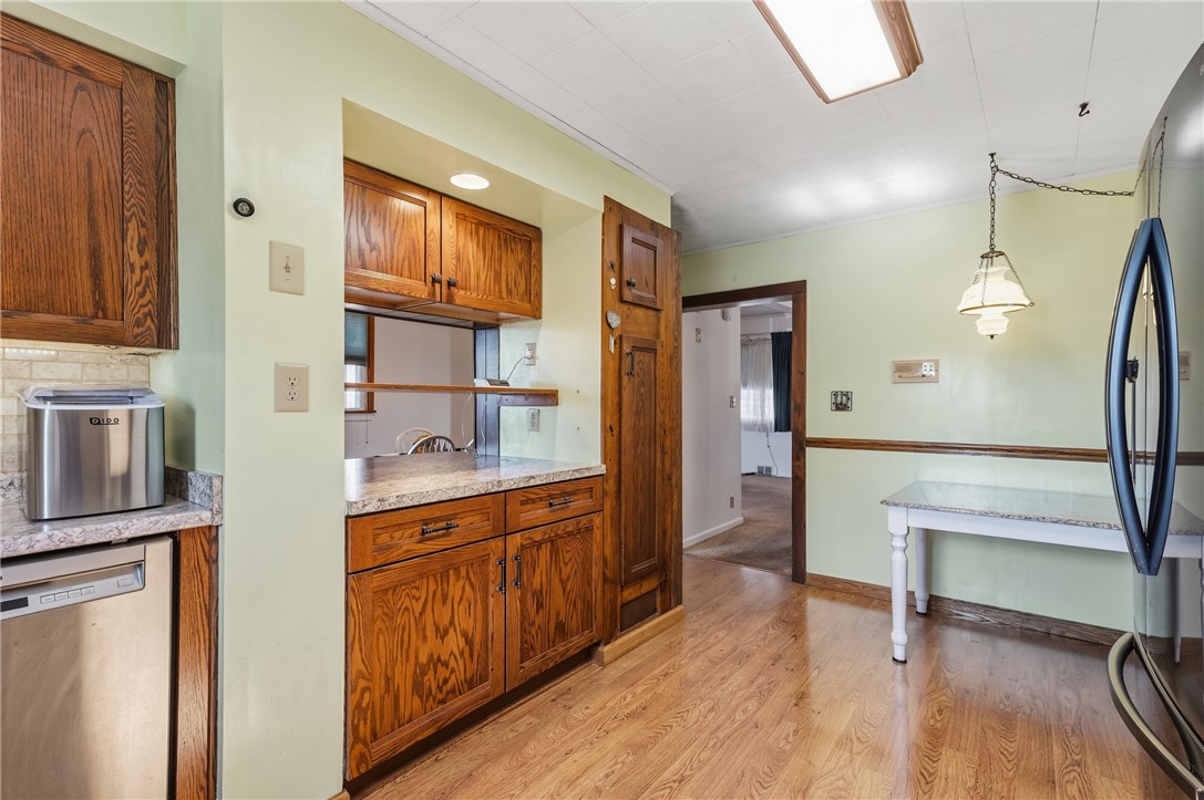 335 W 8th Ave