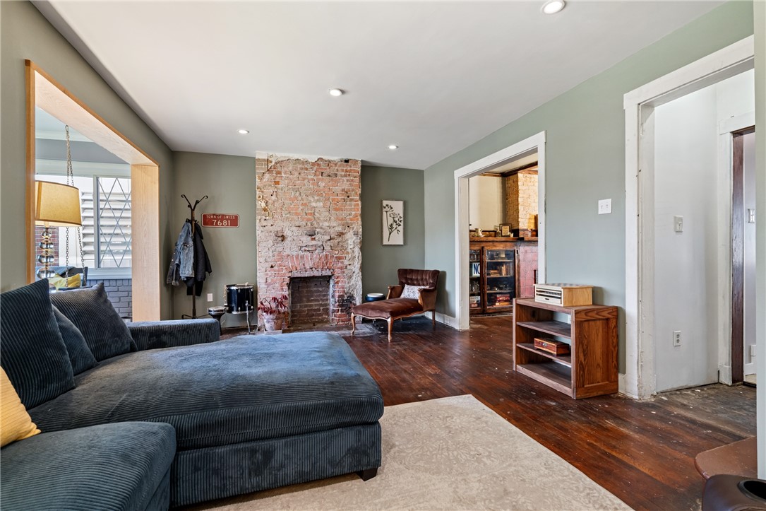 1909 Chislett St
