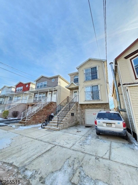 226 S 5Th St